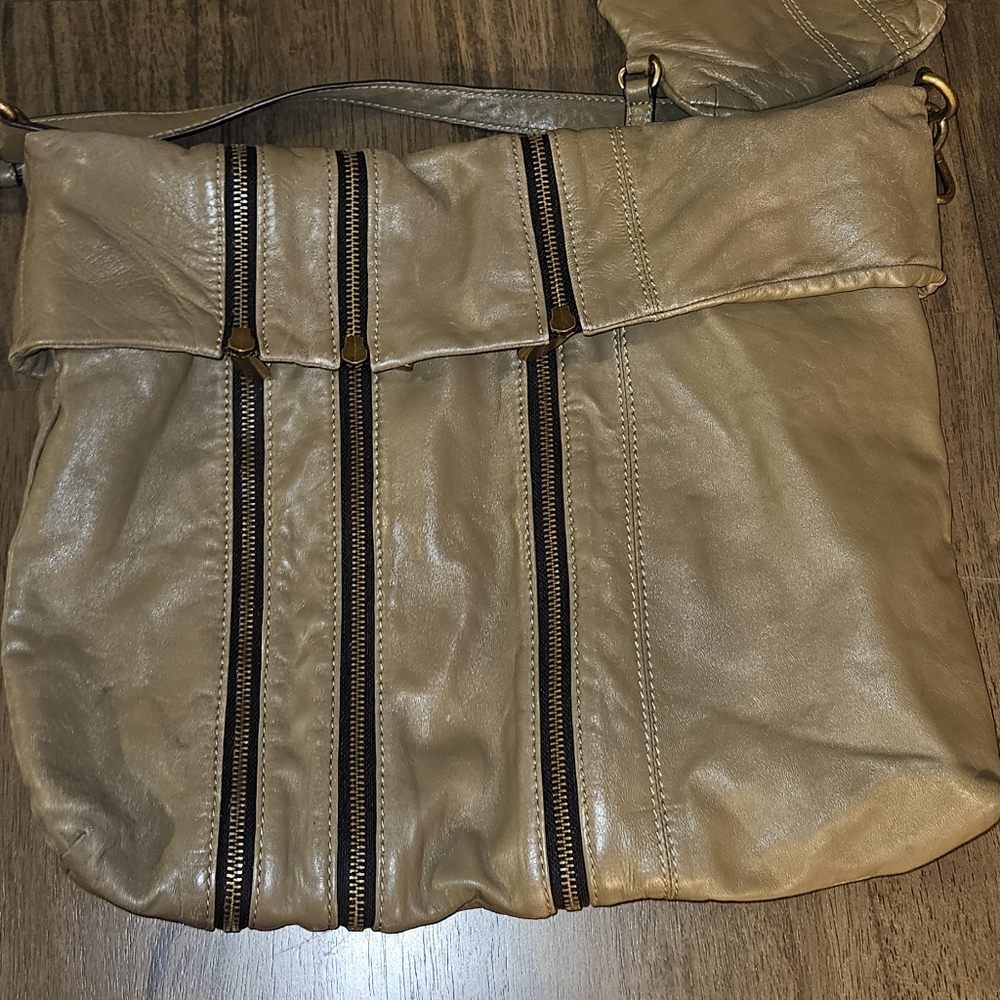 Leather Stylish Khaki Colored Shoulder Bag with Zipper Accents